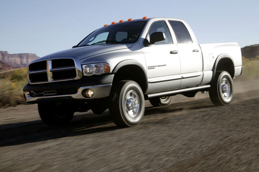  Dodge Ram Power Wagon Quad Cab 2005 года  (фото 15 из 61)
